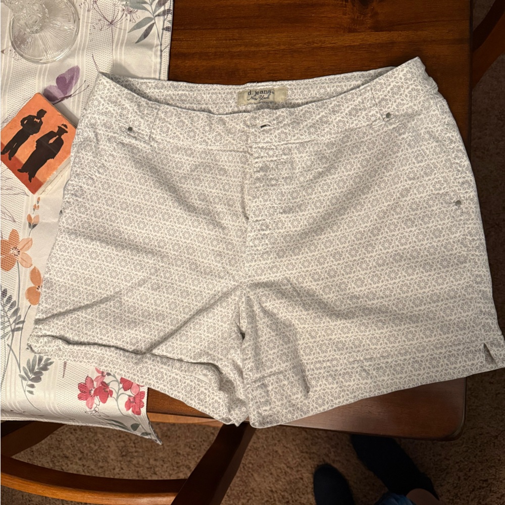 Women's White Patterned Shorts